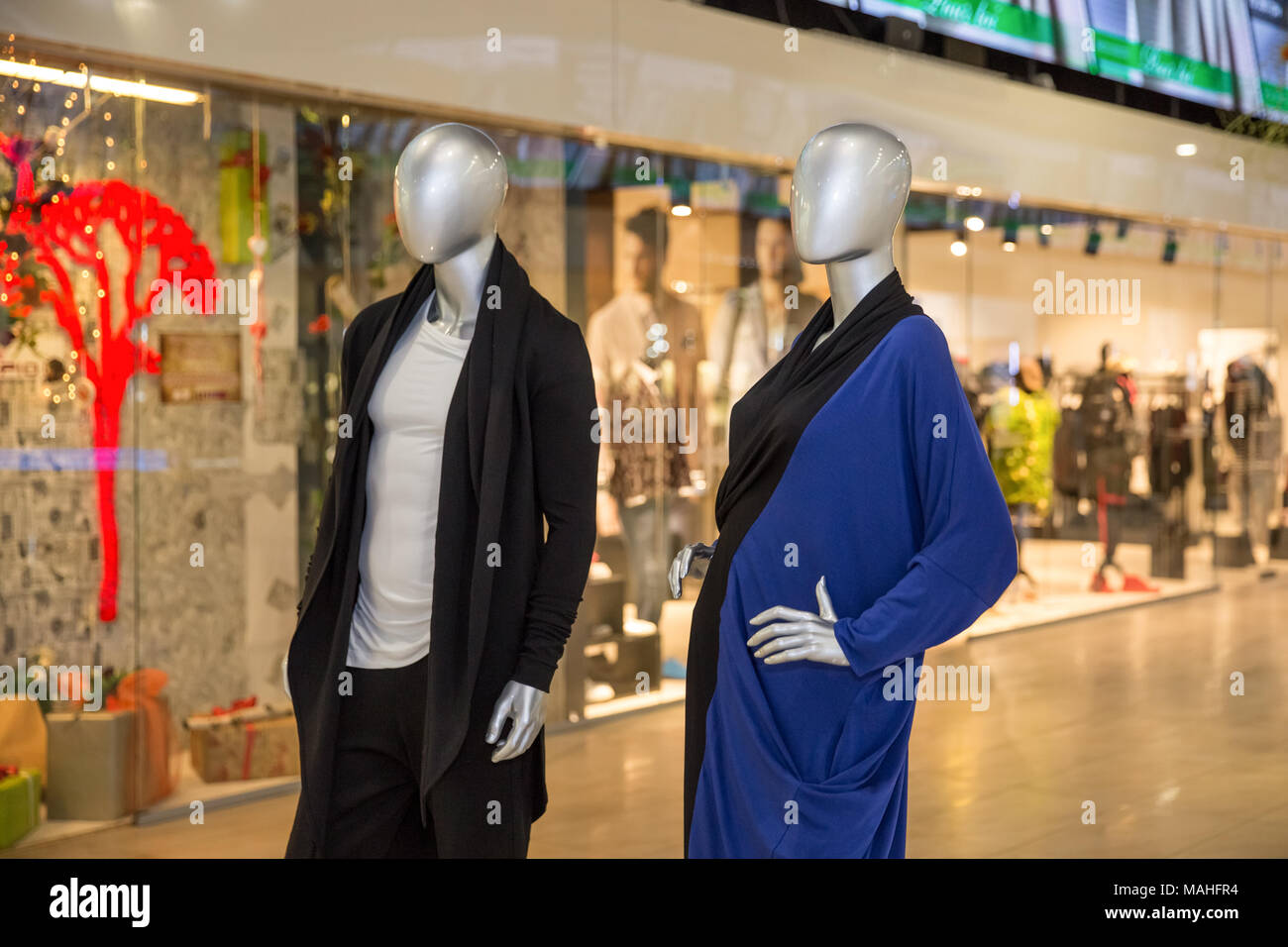 Why Every Clothing Store Needs Mannequins