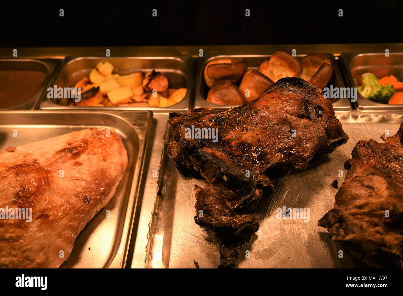 traditional roast lamb dinner Stock Photo - Alamy