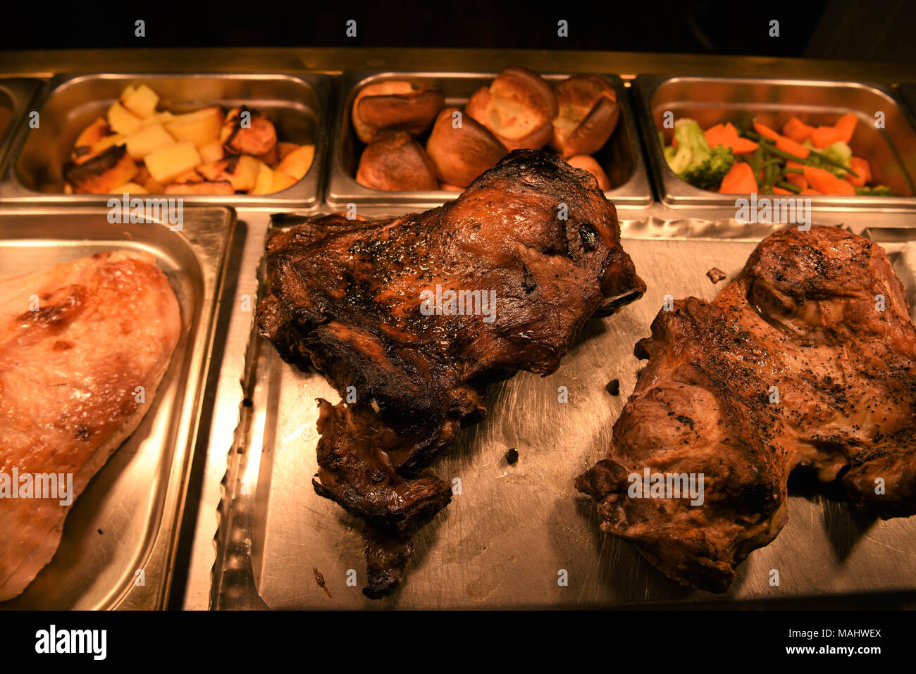 traditional roast lamb dinner Stock Photo - Alamy
