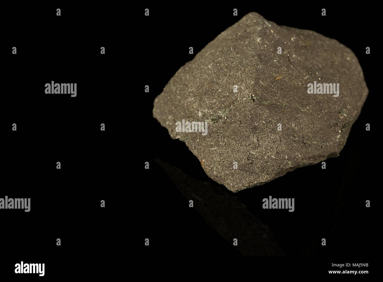 Magnetite, iron ore mineral, iron oxide, magnetic, lodestone, isometric  hexoctohedral crystal structure isolated on black background. Rocks and  minera Stock Photo - Alamy