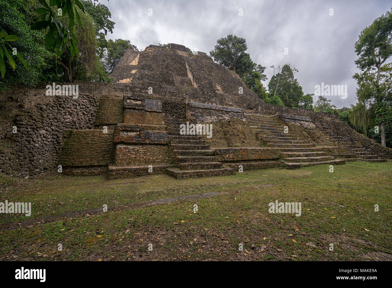 The Mayan ruins of Lamanai. Die Maya-Ruinen von Lamanai. Stock Photo