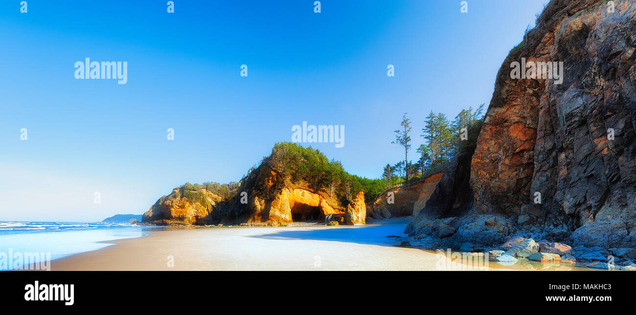 Hug Point at Arcadia Beach at low tide which is the only time it is