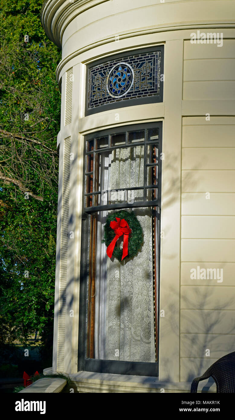 Christmas Wreath in window of the Patterson House in  Ardenwood Historic Farm, Fremont, California, USA Stock Photo