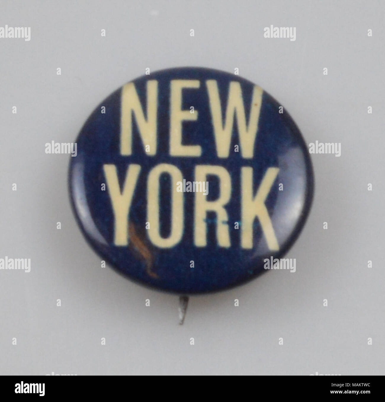 'New York' button. Title: 'New York' Button  . 1904. Whitehead and Hoag Company, Newark, NJ Stock Photo