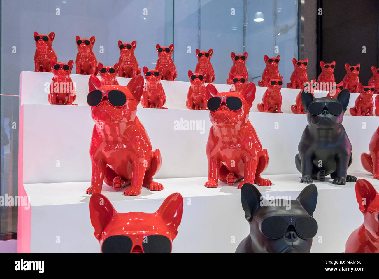 bulldog shaped speaker