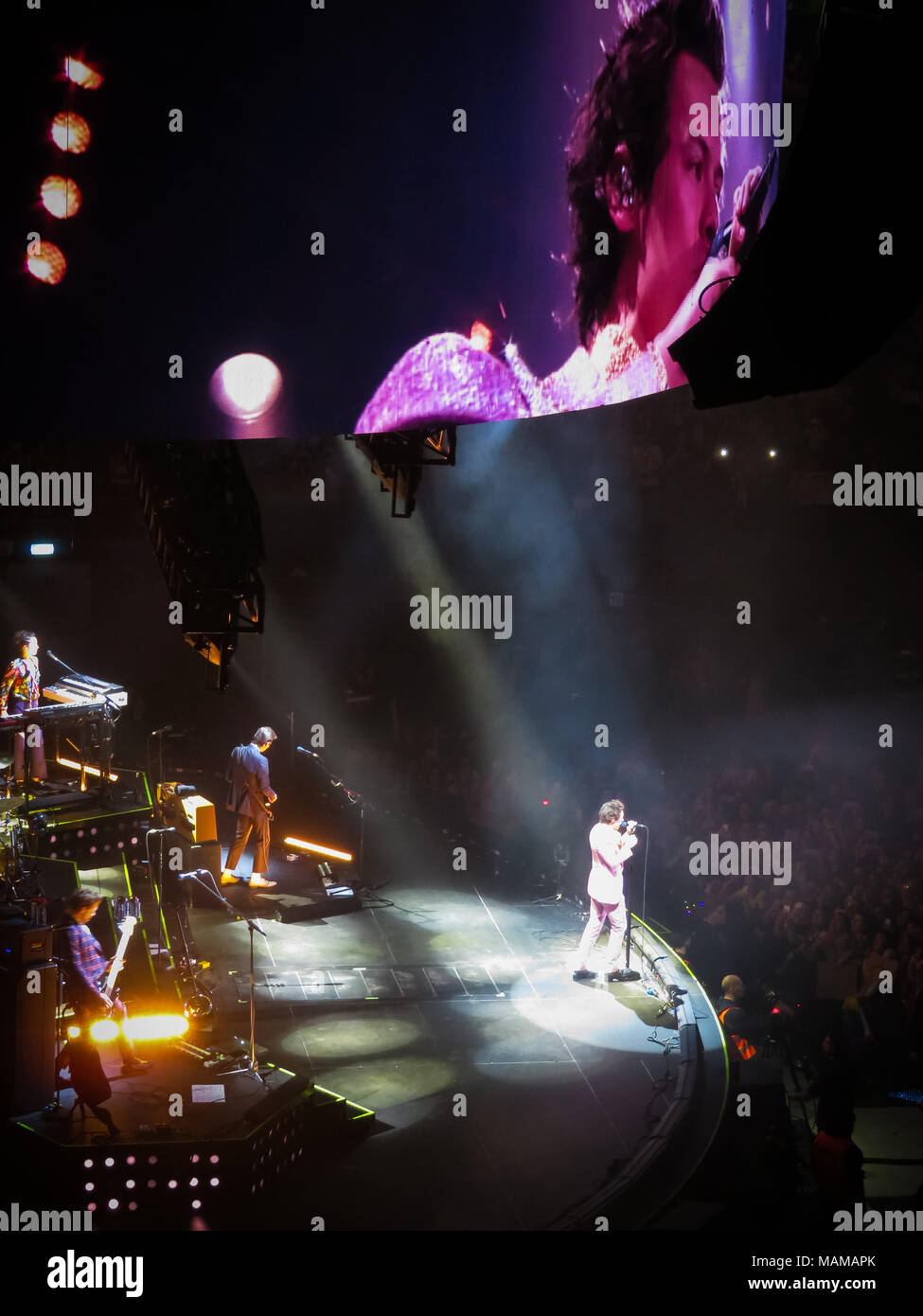 Milan,  Italy - April 2, 2018. The English pop singer Harry Styles performs a live concert at Mediolanum Forum in Assago, Milan. Credit: Alfio Finocchiaro photo / Alamy Live News Stock Photo