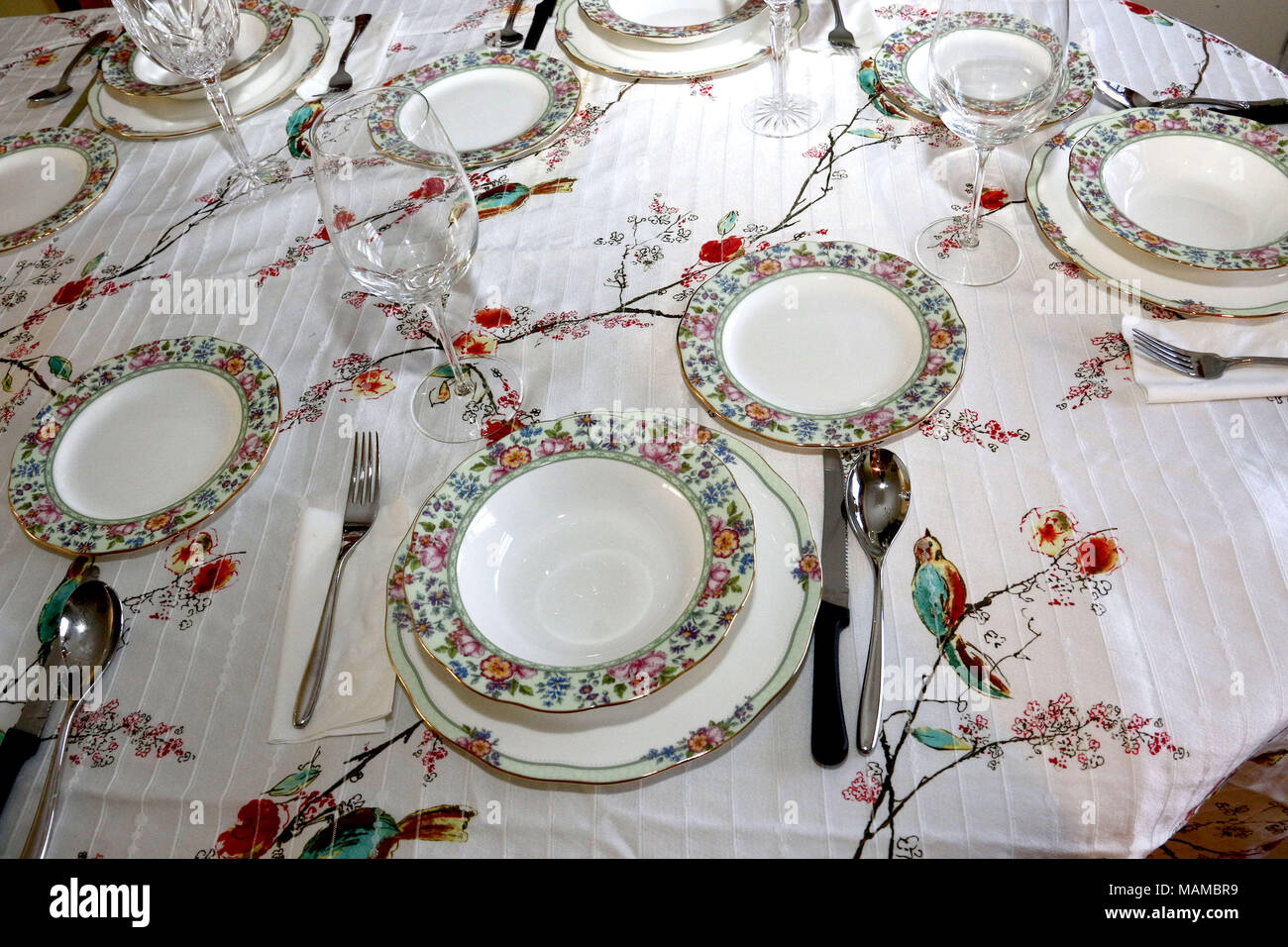Glasses dishes hires stock photography and images Alamy