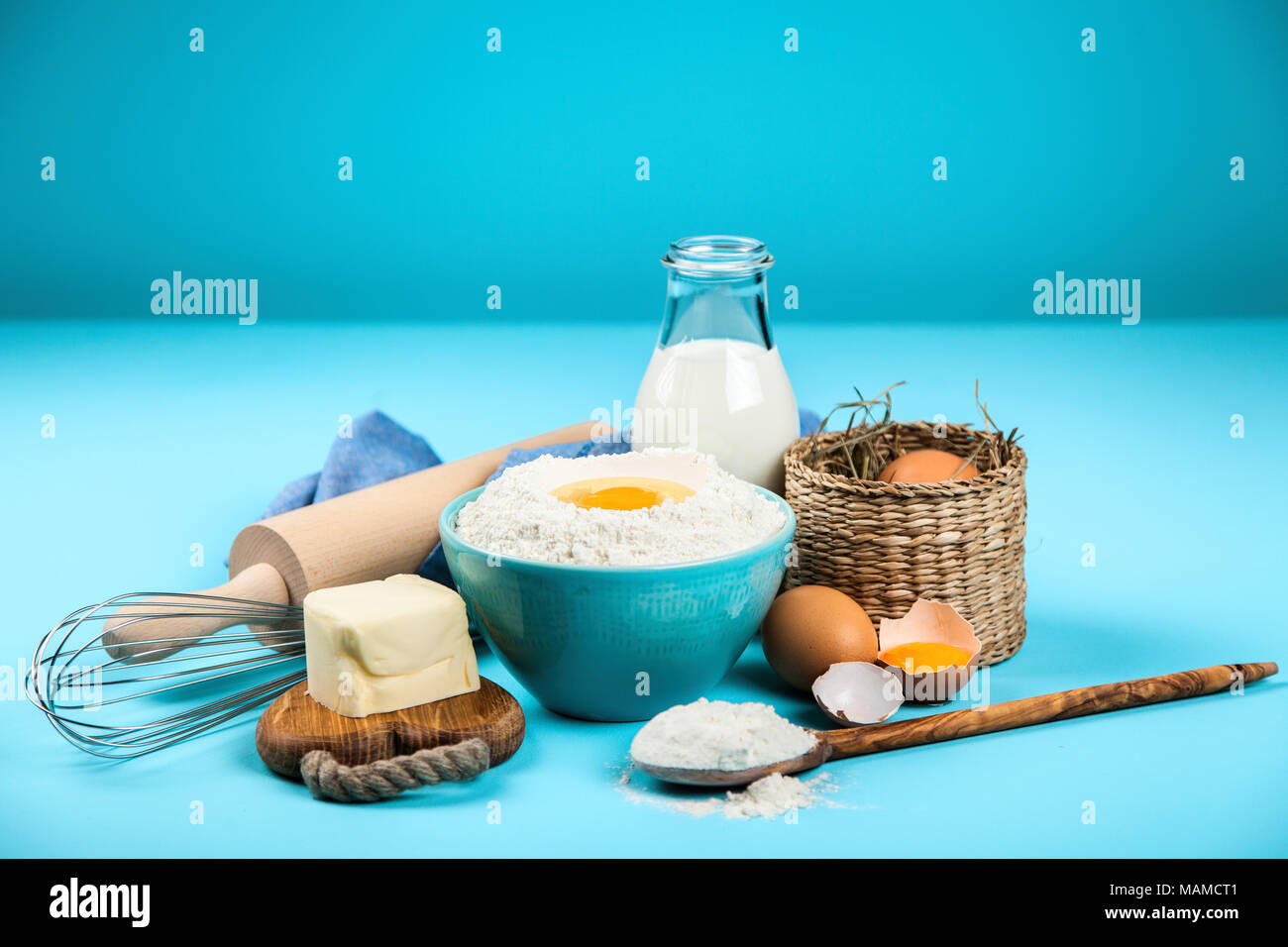 Basic Baking Ingredients Stock Photo Alamy basic-baking-ingredients-stock-photo-alamy