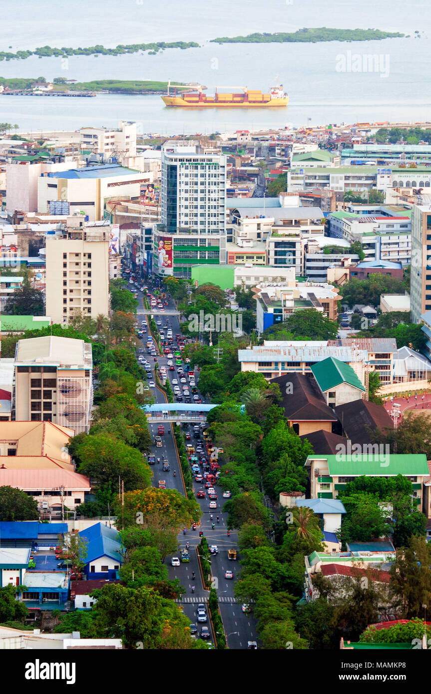Aerial view of Osmena Boulevard looking east, with Mactan Channel beyond Stock Photo