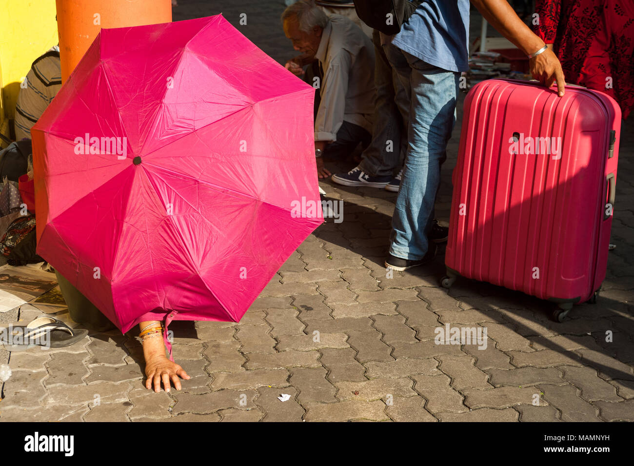 31.03.2018, Singapore, Republic of Singapore, Asia People sell used