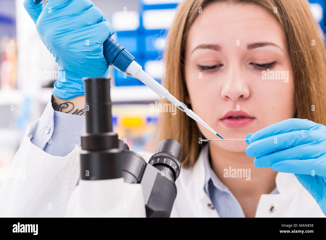 Lab technician microscope hi-res stock photography and images - Alamy