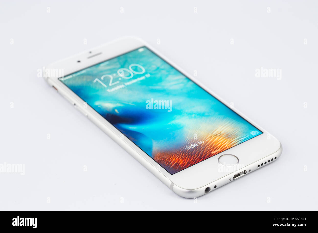 Lcd iphone 6 plus hi-res stock photography and images - Alamy