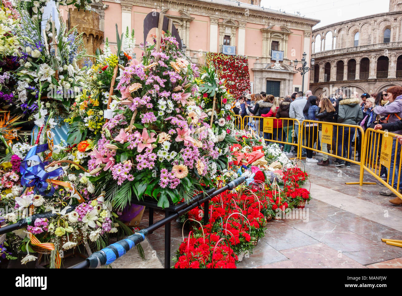 Virgin mary flower offering hi-res stock photography and images - Alamy