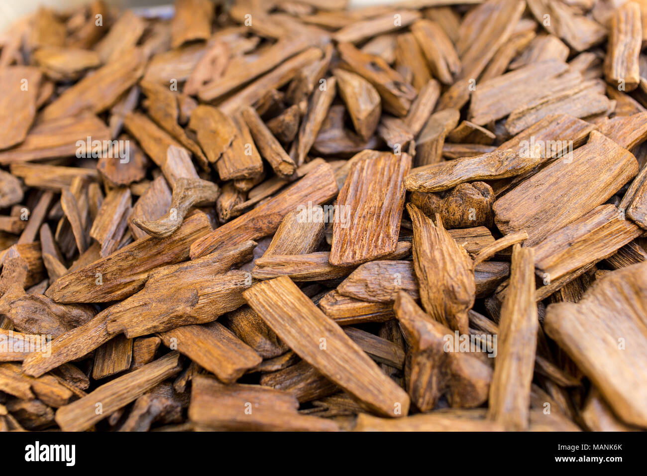Burning oud wood new arrivals