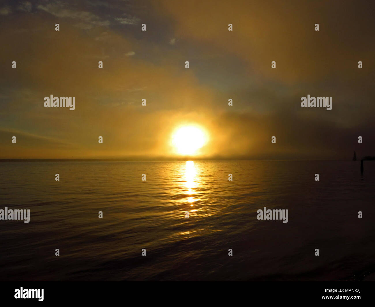 Winter Solstice 2016 Sunset at Columbia River Stock Photo - …