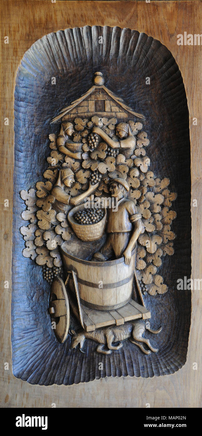 Engraving in wood with vineyards. Palacio de Canedo, Castilla y León. Spain Stock Photo