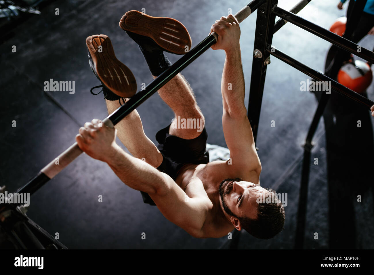 Toes to bar hi res stock photography and images Alamy
