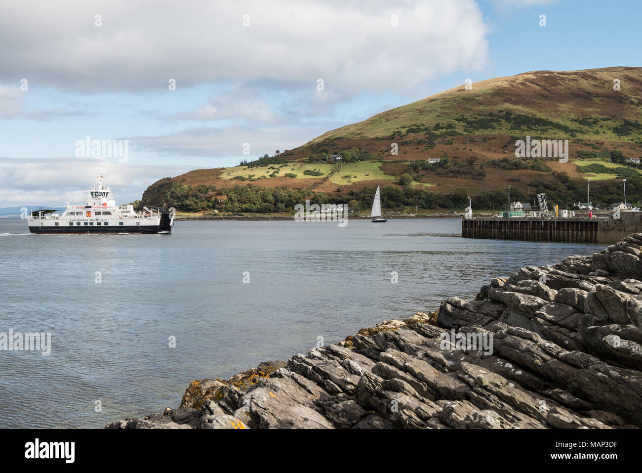 Claonaig to lochranza ferry hi-res stock photography and images - Alamy