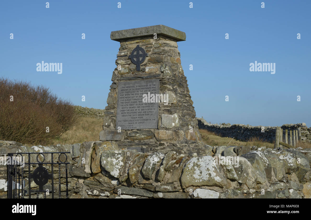 Memorial to shipwreck of Irish migrants in 1847, Isle of Islay, Scotland Stock Photo