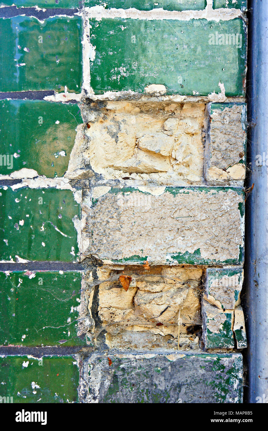 Old damaged brick wall hi-res stock photography and images - Alamy