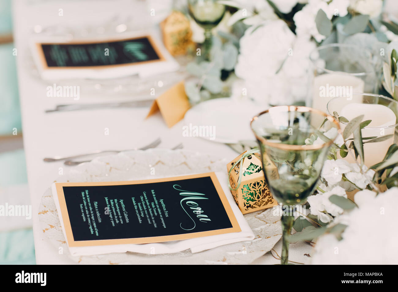 Green wedding decor hi-res stock photography and images - Alamy