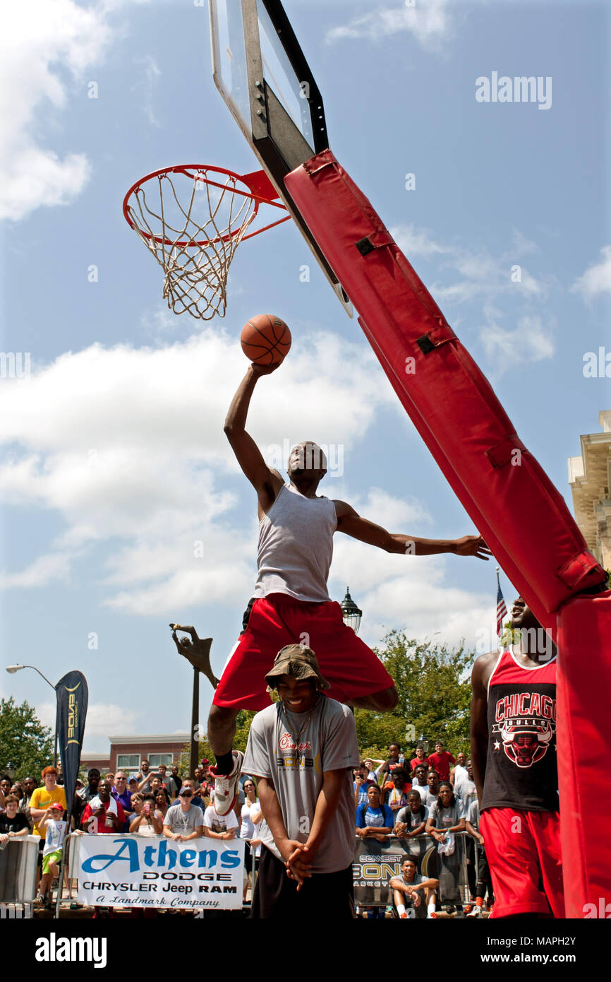 Basketball Dunk High Resolution Stock Photography and Images Alamy
