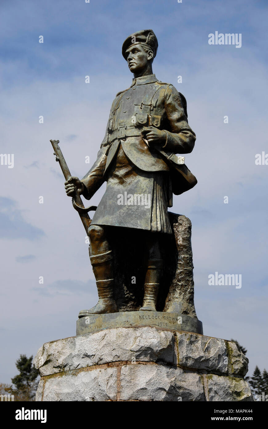 Statue of kilted soldier on war memorial, Inveraray, Scotland Stock Photo