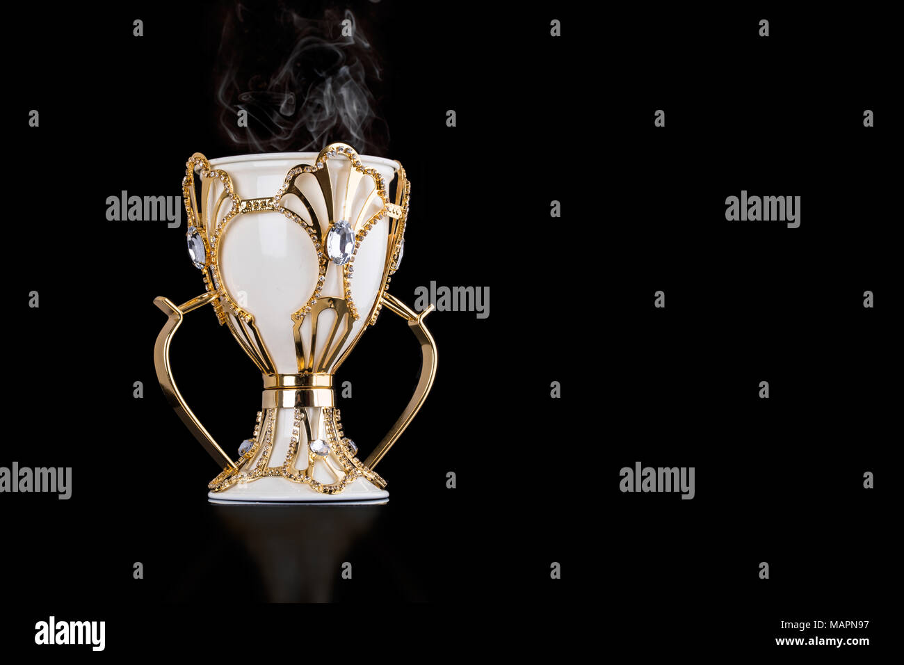 Arabic oud burner hires stock photography and images Alamy