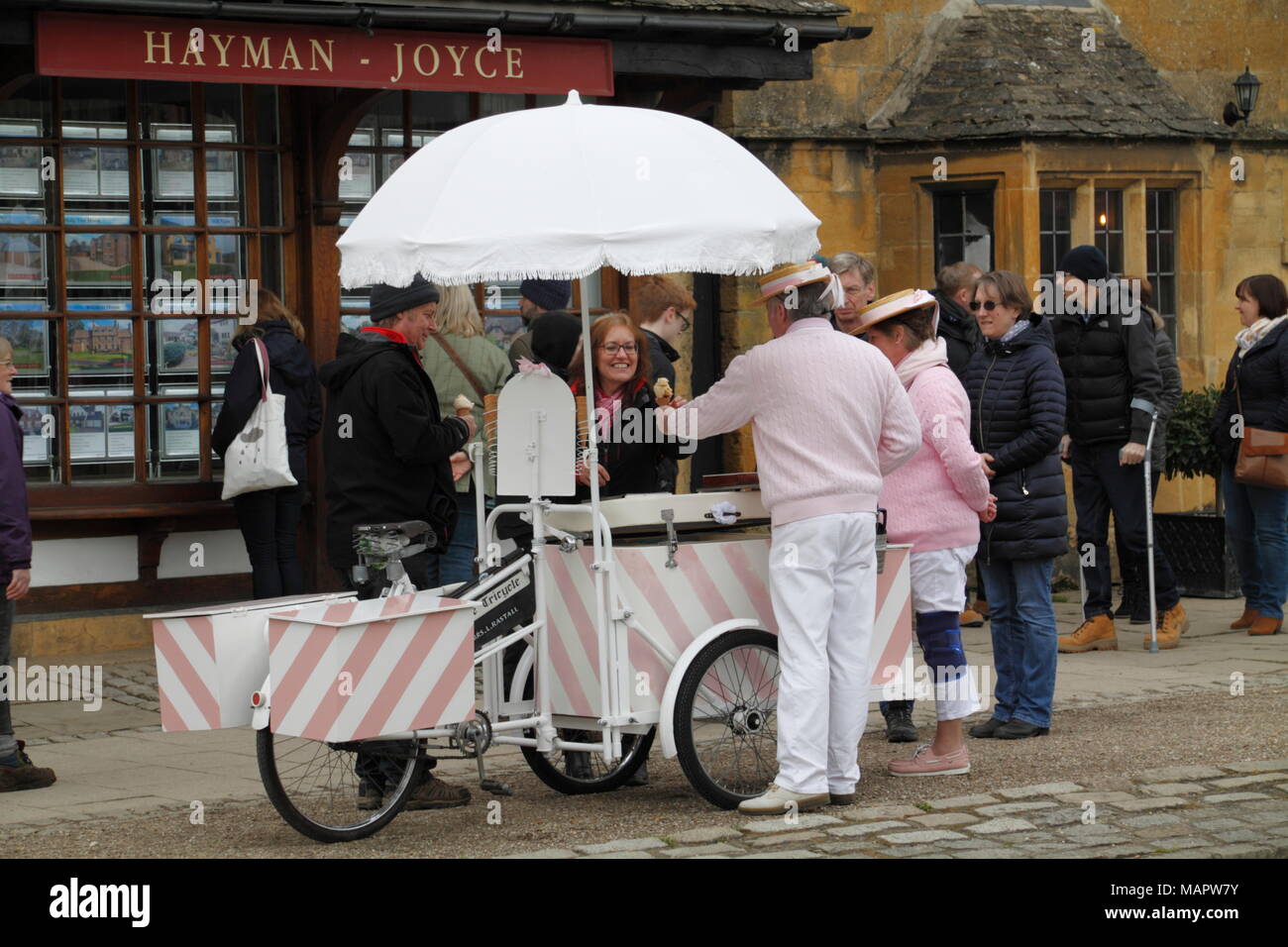 Ice cream seller in Broadway Worcestershire Stock Photo Alamy