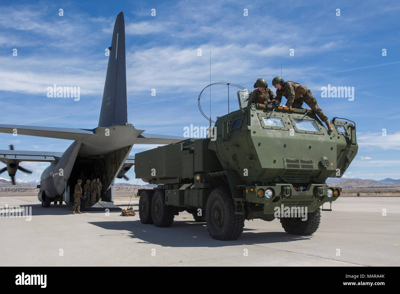 военная техника сша. Mrap бушмастер австралия. джавелин оружие нато. сша поставки оружия на украину. радар контрбатарейной борьбы an/tpq-36.
