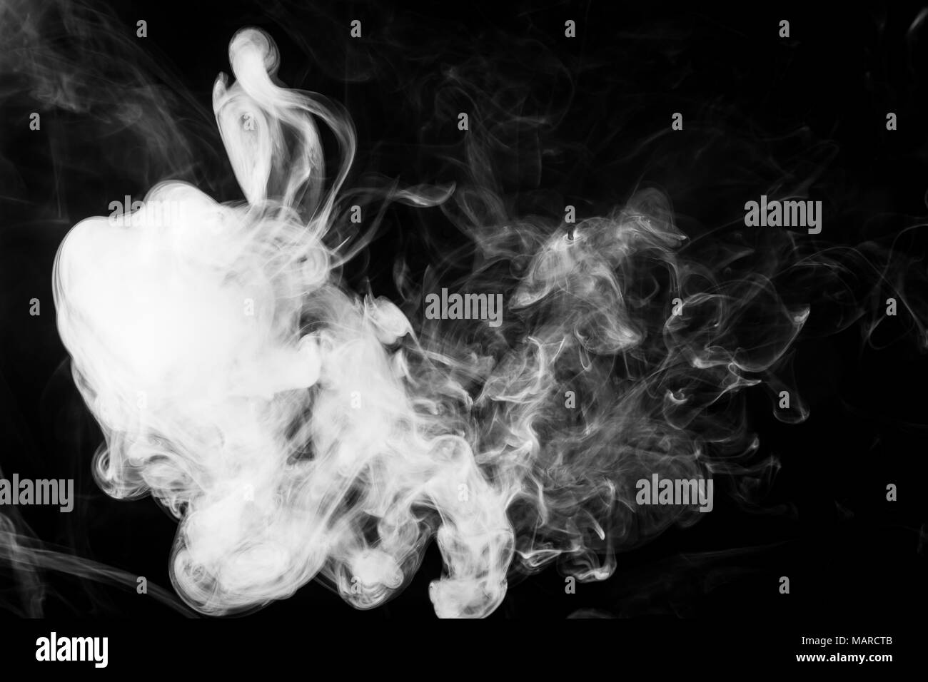 elfbar nachfüll pod läuft aus Vape Smoke Stock Videos – Royalty-Free HD & 4K Videos main image 1
