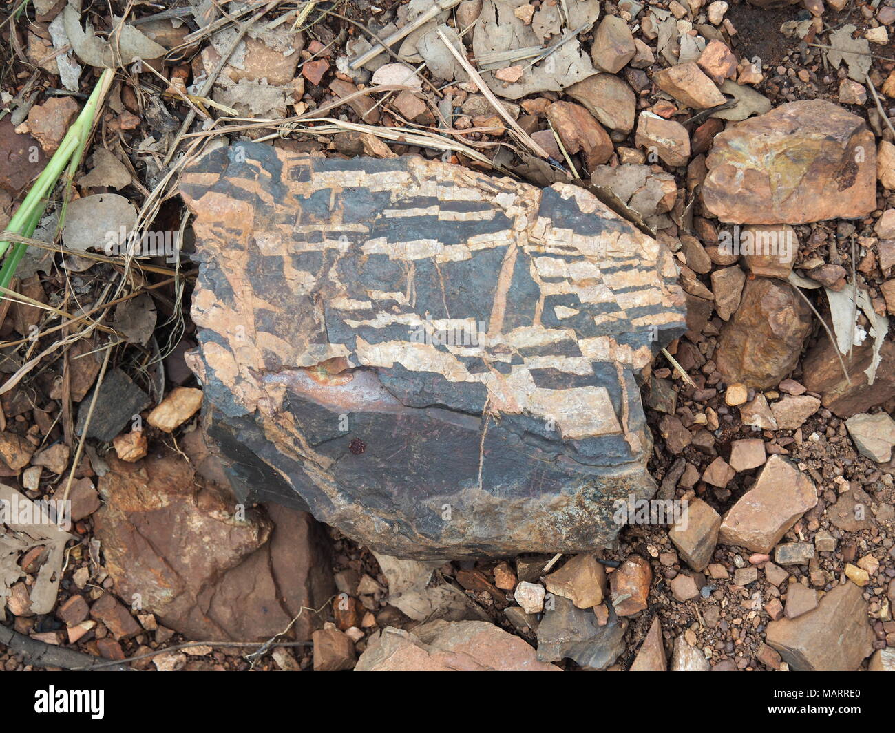 Nt Rocks Interesting rock and patterns on the climb up to Gungural Lookout in ...