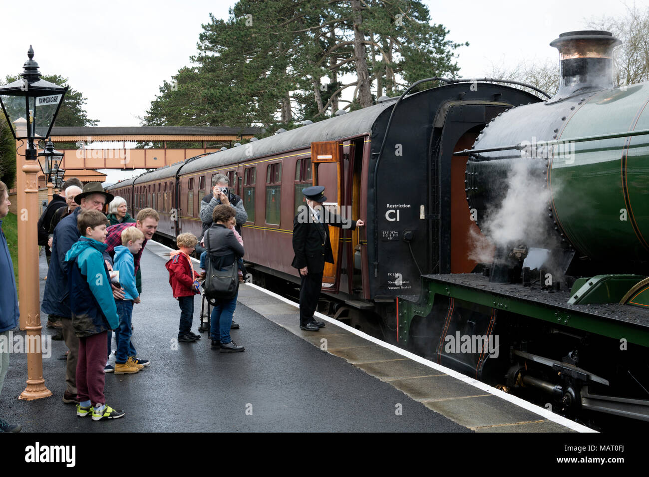 Steam train at Broadway railway station, Gloucestershire and Warwickshire Steam Railway, Worcestershire, UK Stock Photo