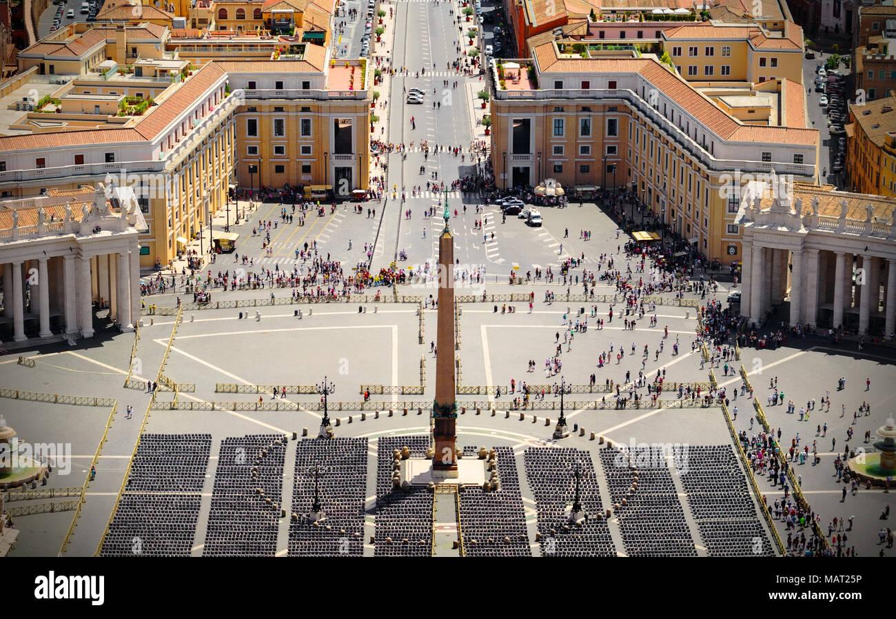 Courtyard of the vatican hi-res stock photography and images - Alamy