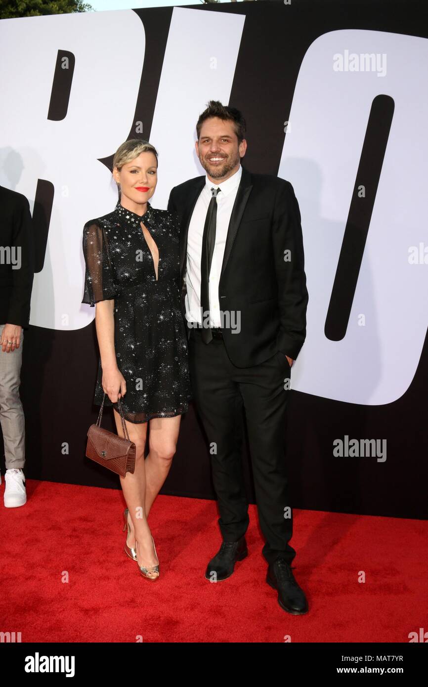 Los, CA. 3rd Apr, 2018. Kathleen Robertson, Chris Cowles at arrivals