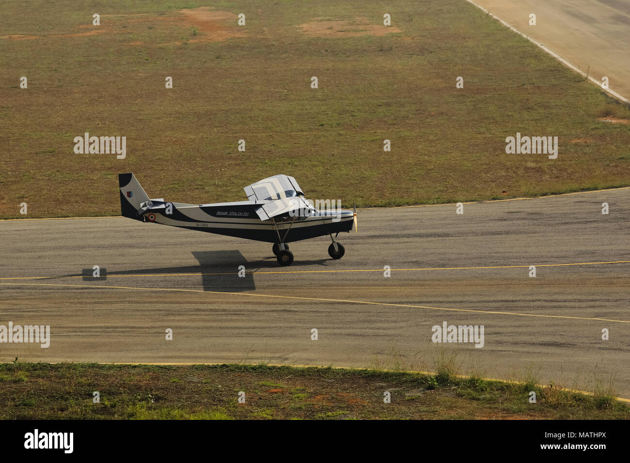 Bangalore, India - November 20, 2016: Unknown pilot takes the Zenith STOL  CH 701 aircraft to the runway at the Jakkur pilot training centre Stock  Photo - Alamy