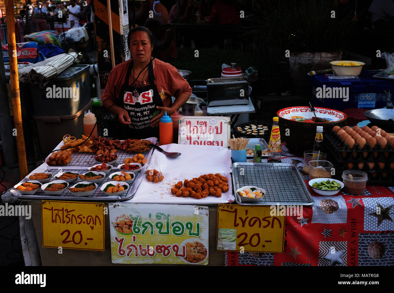 Street food vendor, thailand Stock Photo - Alamy