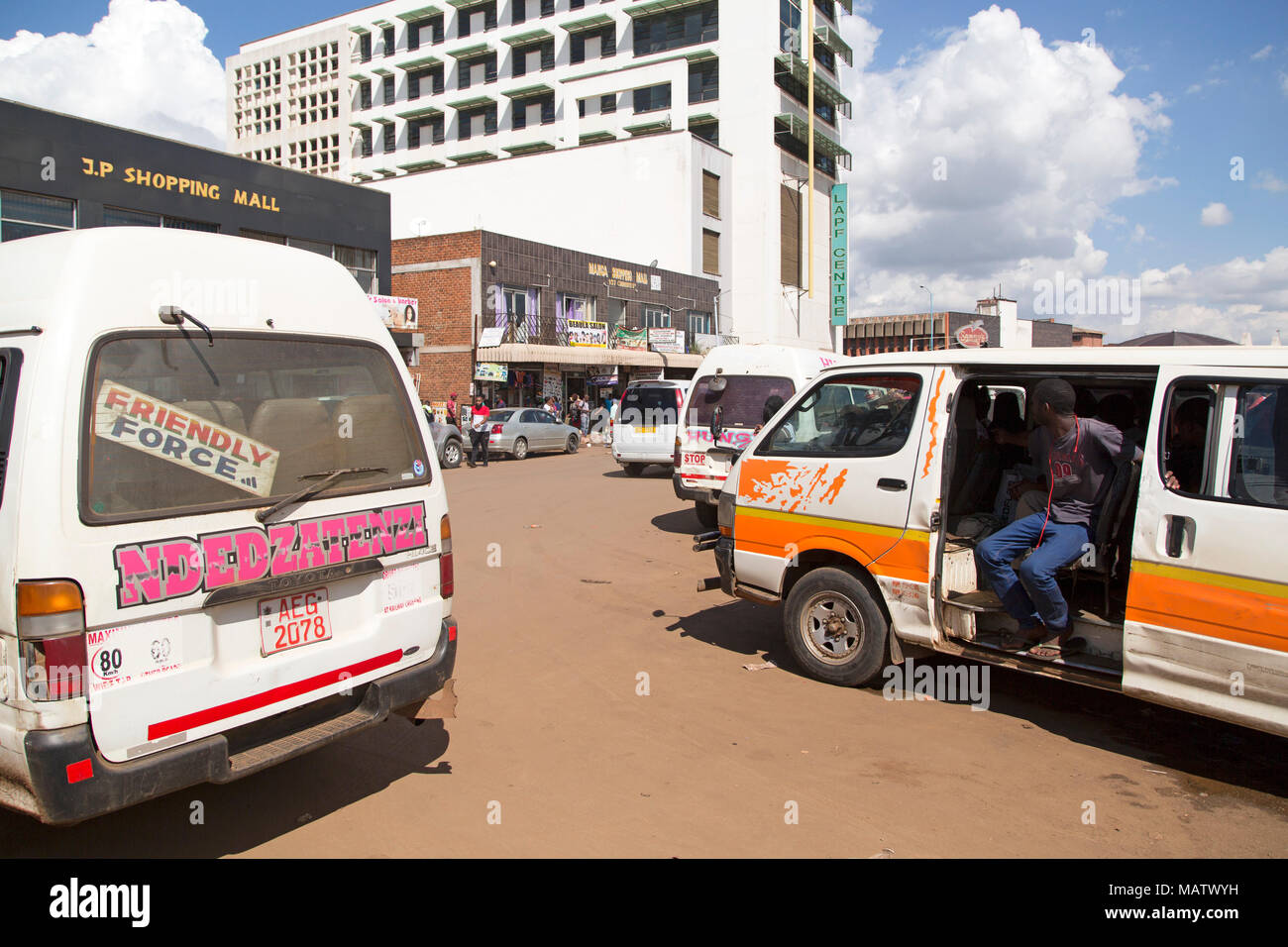 Streets of harare hires stock photography and images Alamy