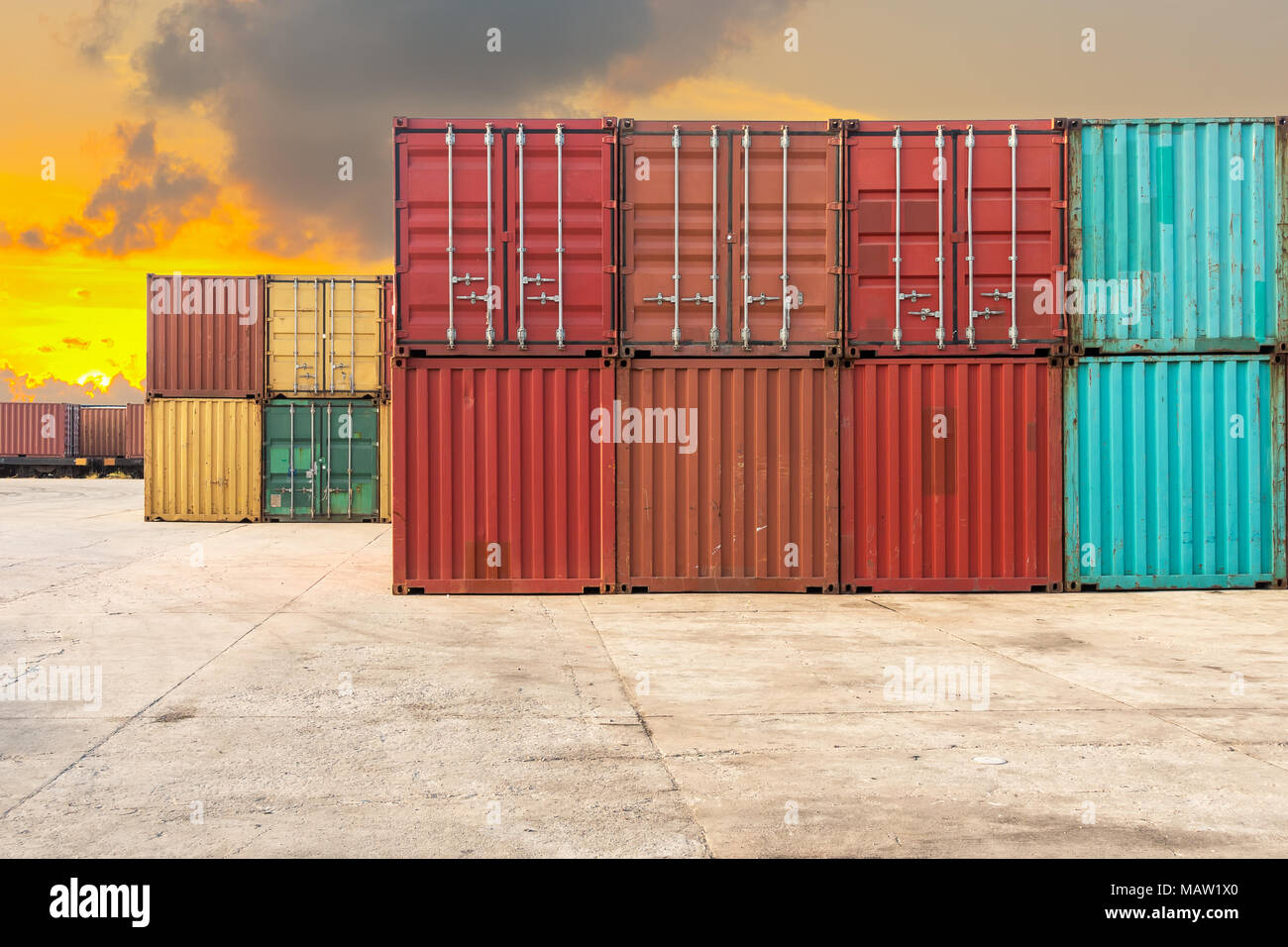 Handling stack of container shipping, Container shipping yard Stock ...