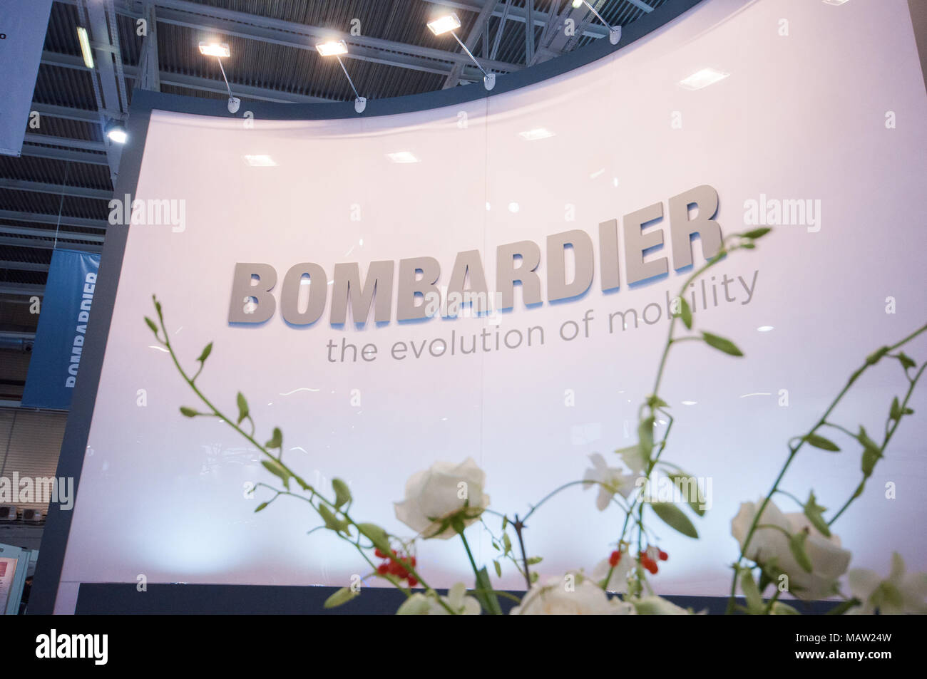 Bombardier C-Series Family Brochure 2014 - Jeremy Dwyer-Lindgren - The  Airchive 2.0, image size:1300x953