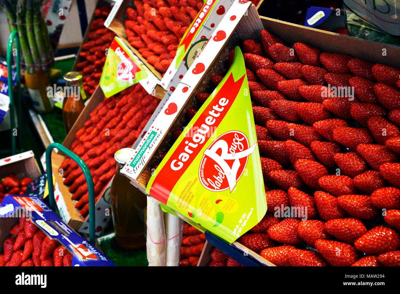 Fruit and vegetable seller - Rue des Martyrs - Paris - France Stock Photo