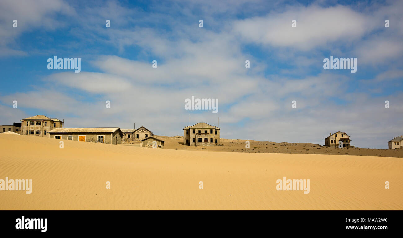 KOLMANSKOP - NAMIBIA: The ghost town of Kolmanskop in the middle of the desert Stock Photo