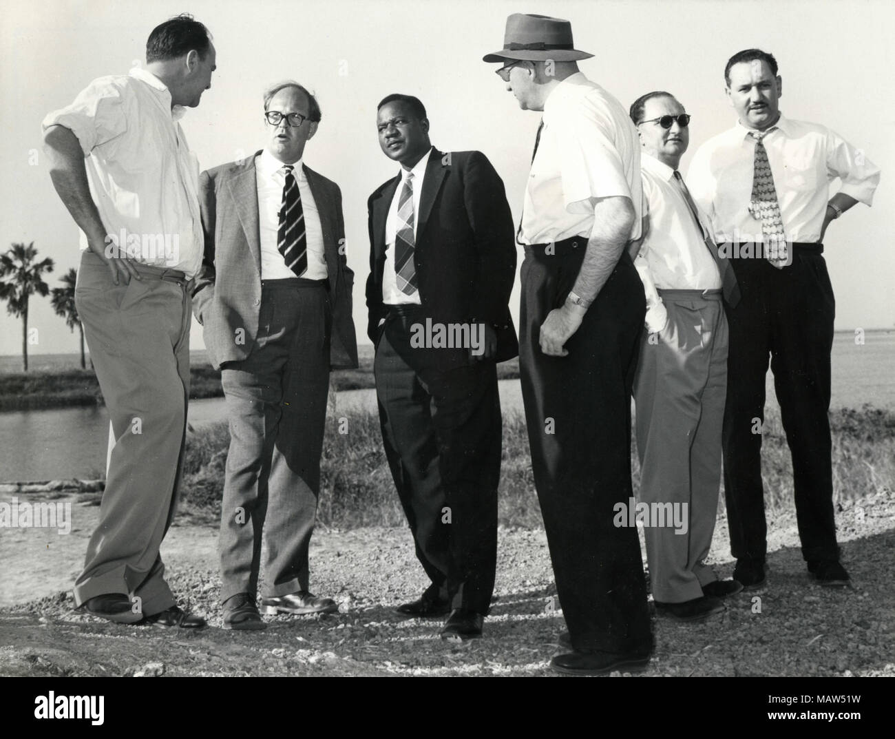 John Roberts, R.E. Sicely, E. Mwamba, M.G. Rabb, P.J. Wulff, and J.J. Steyn of Rhodesian Selection Trust, Kafue Pilot Polder, Zambia, South Rhodesia 1959 Stock Photo