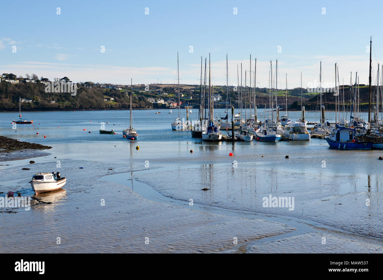 Kinsale harbor harbour port ship sail marine tides low tide boat sea coast bay atlantic dock