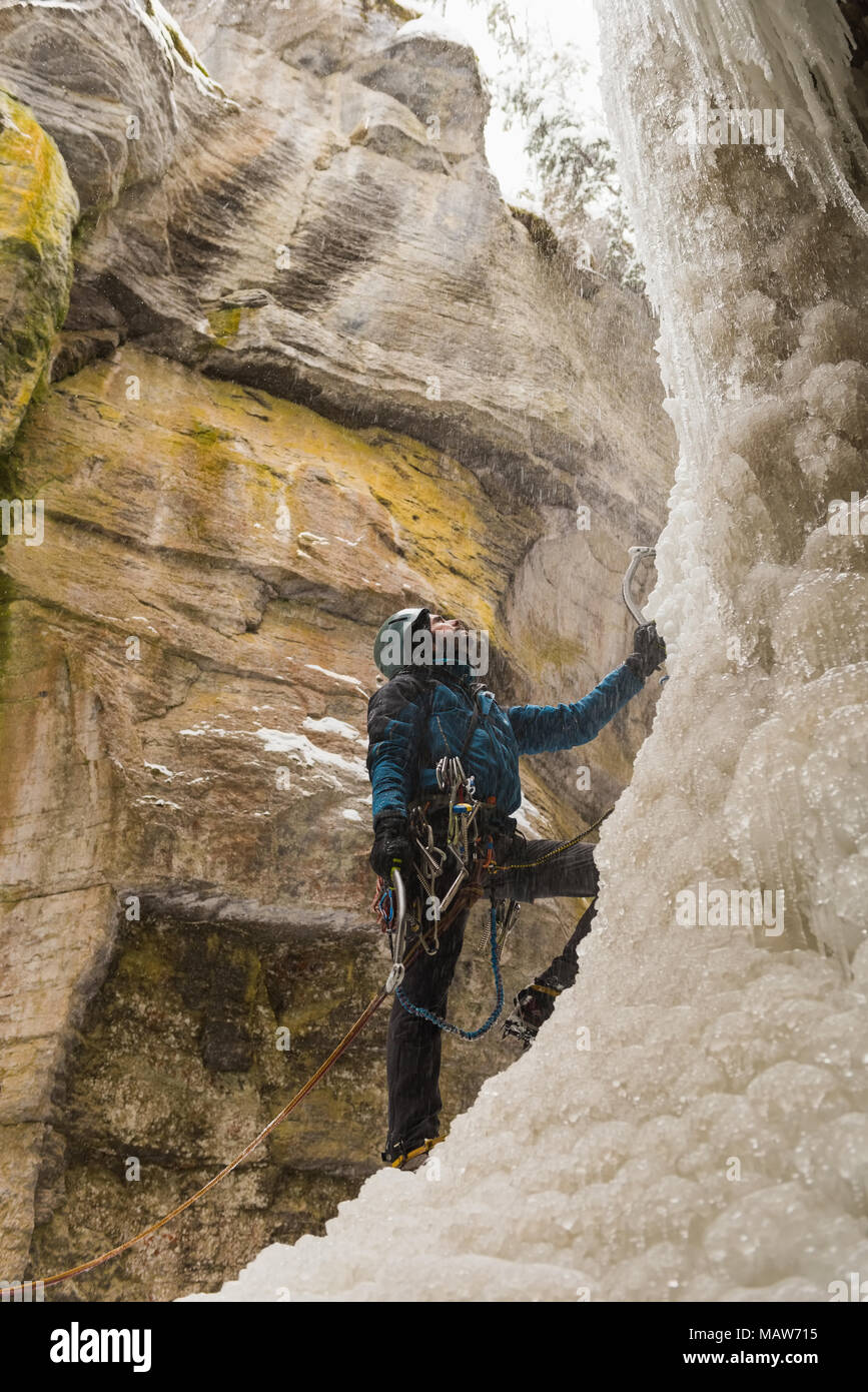 Male climber hi-res stock photography and images - Alamy