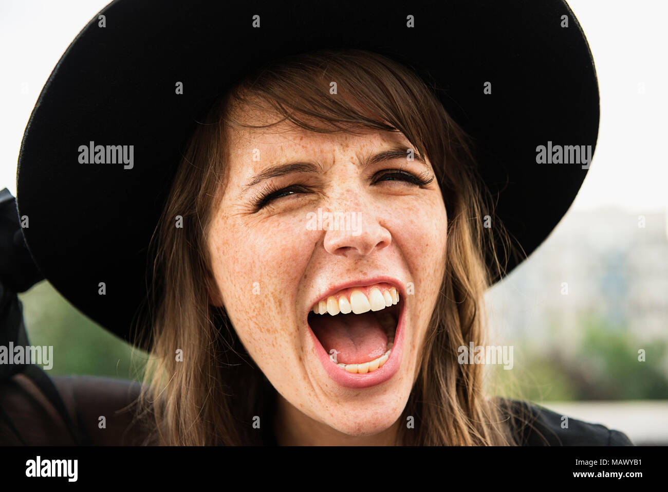 Woman Wearing A Hat Hi-res Stock Photography And Images - Alamy