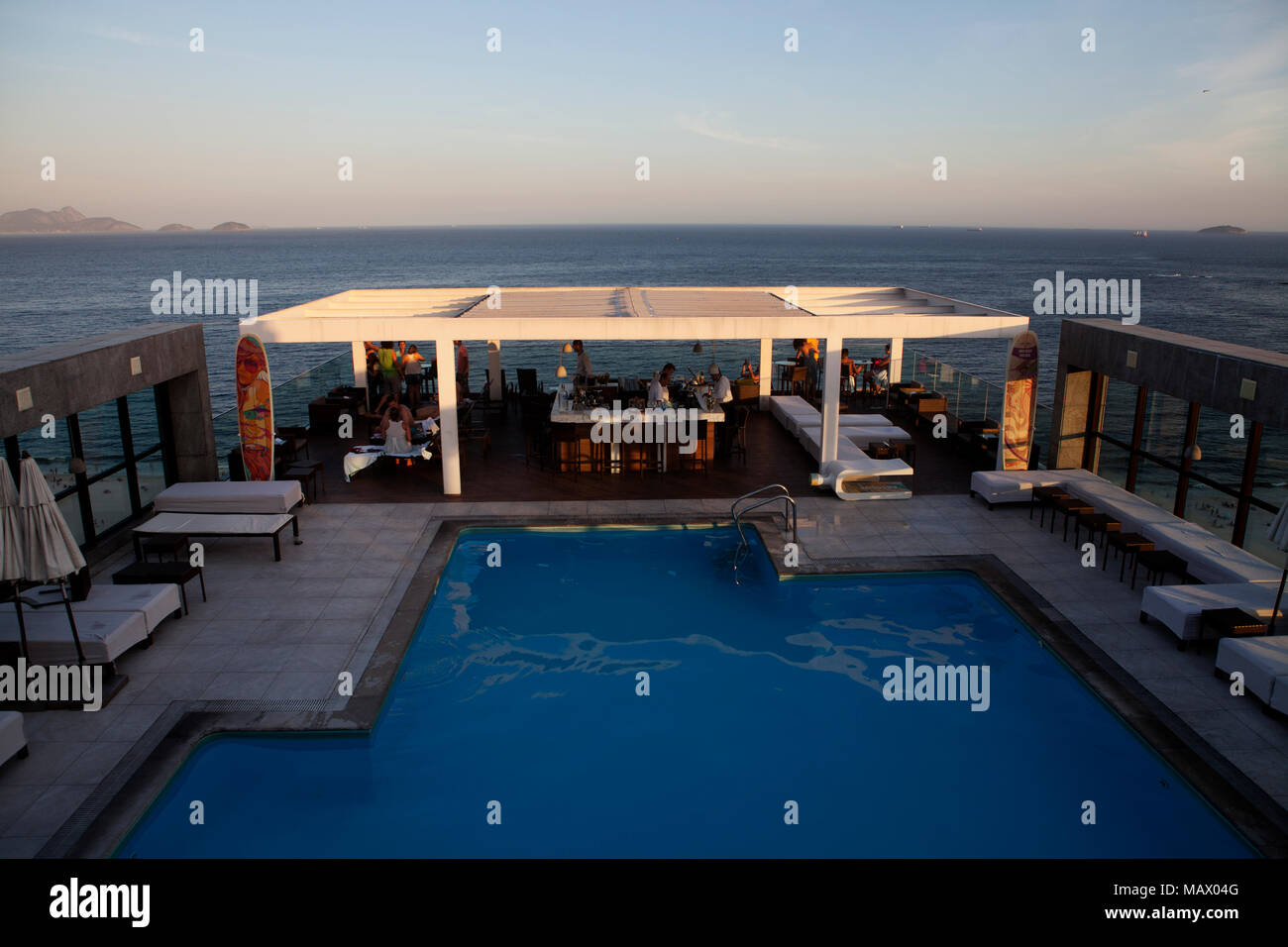 Assunto: Vista da piscina do hotel Pestana na praia de copacabana Data: 15/02/13 Local: Rio de Janeiro, RJ Autor: Eduardo Zappia Stock Photo