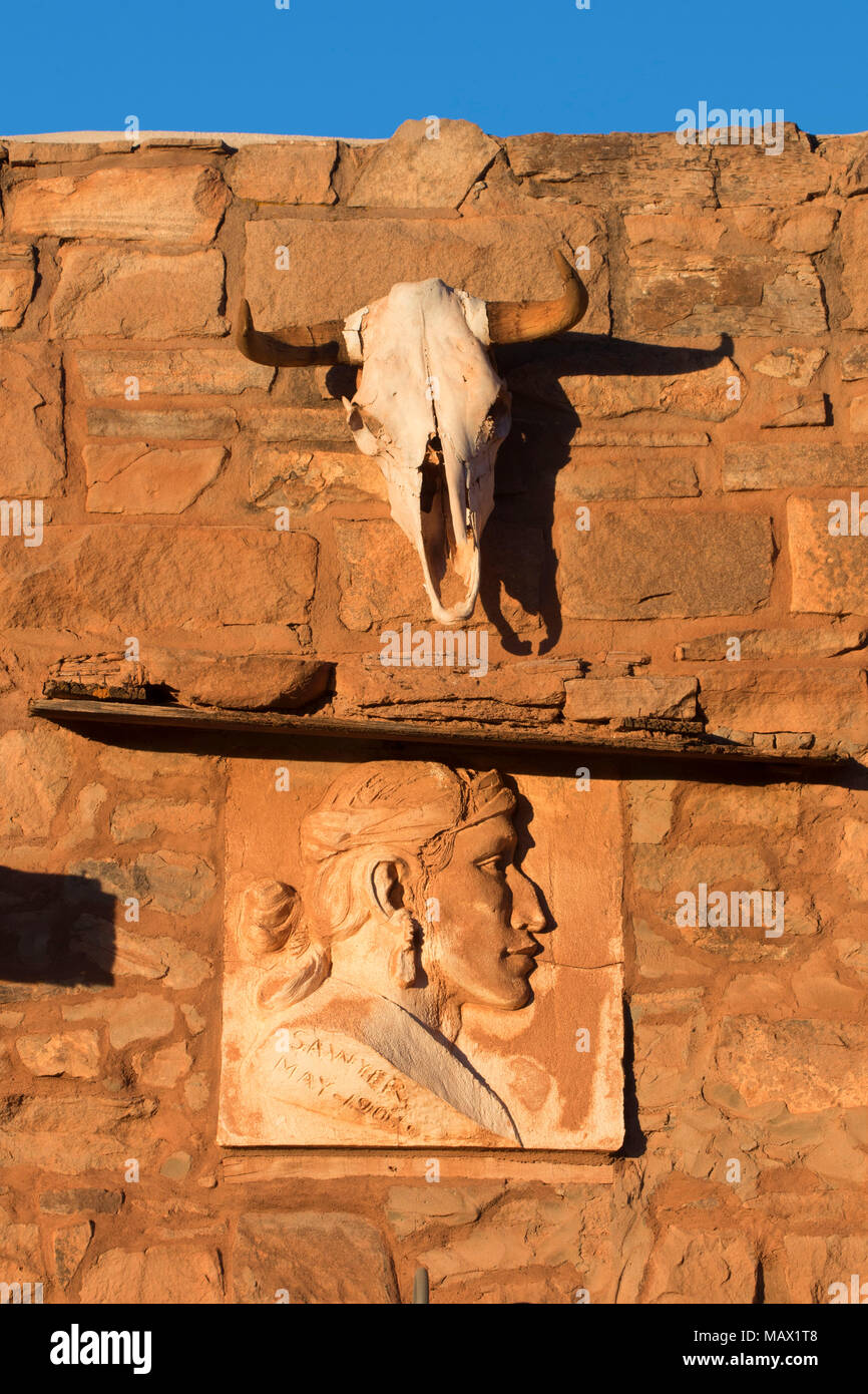 Sculpture native american indian museum hi-res stock photography and ...
