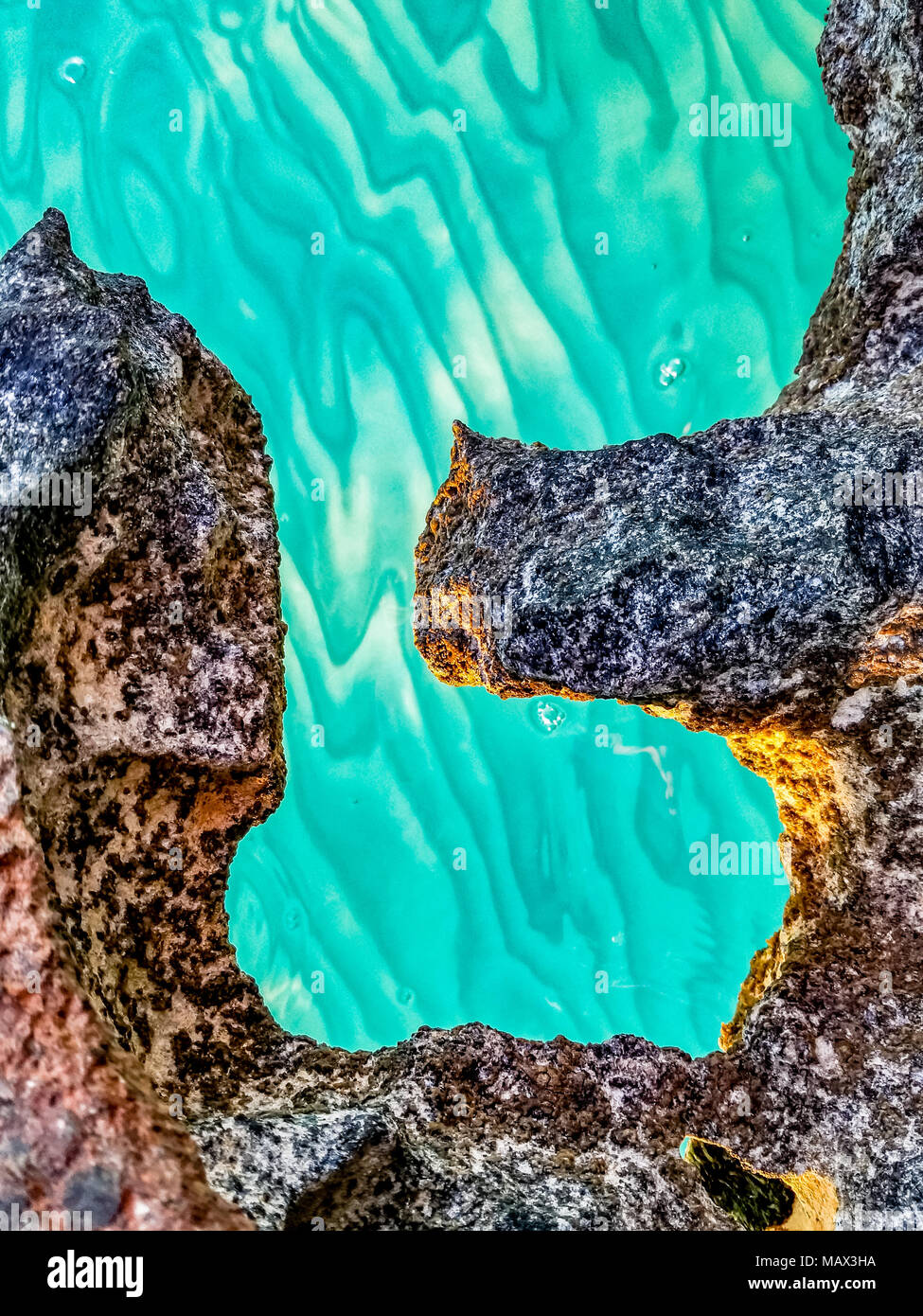 Tropical beach viewed through hole hi-res stock photography and images ...