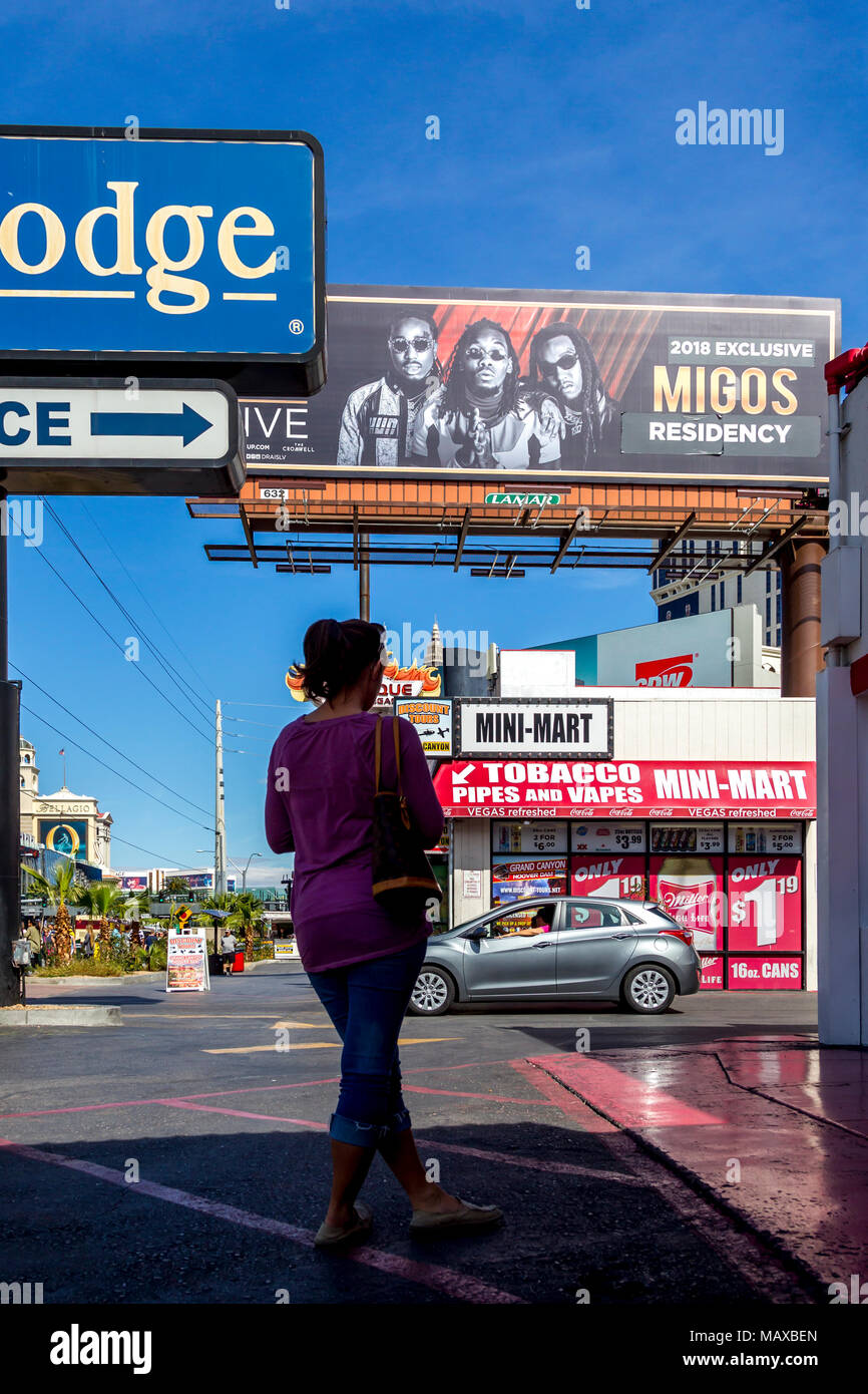 Young women standing in a shadow, Las Vegas, Narvarda, U.S.A. Stock Photo